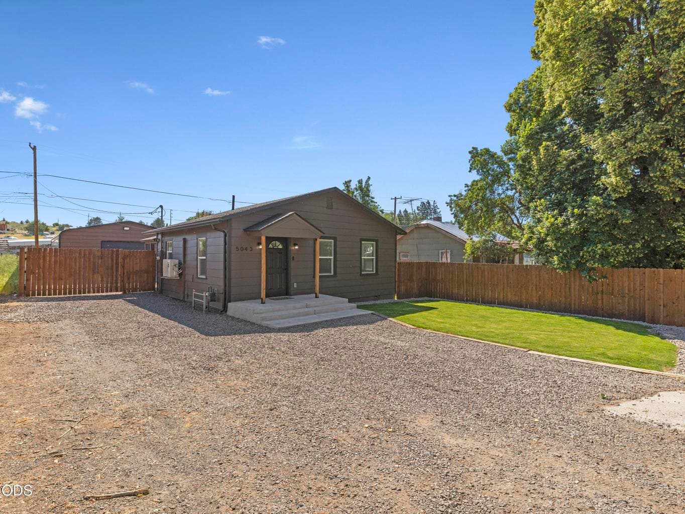 Photo of 5043 Mathers Street 2 of 37