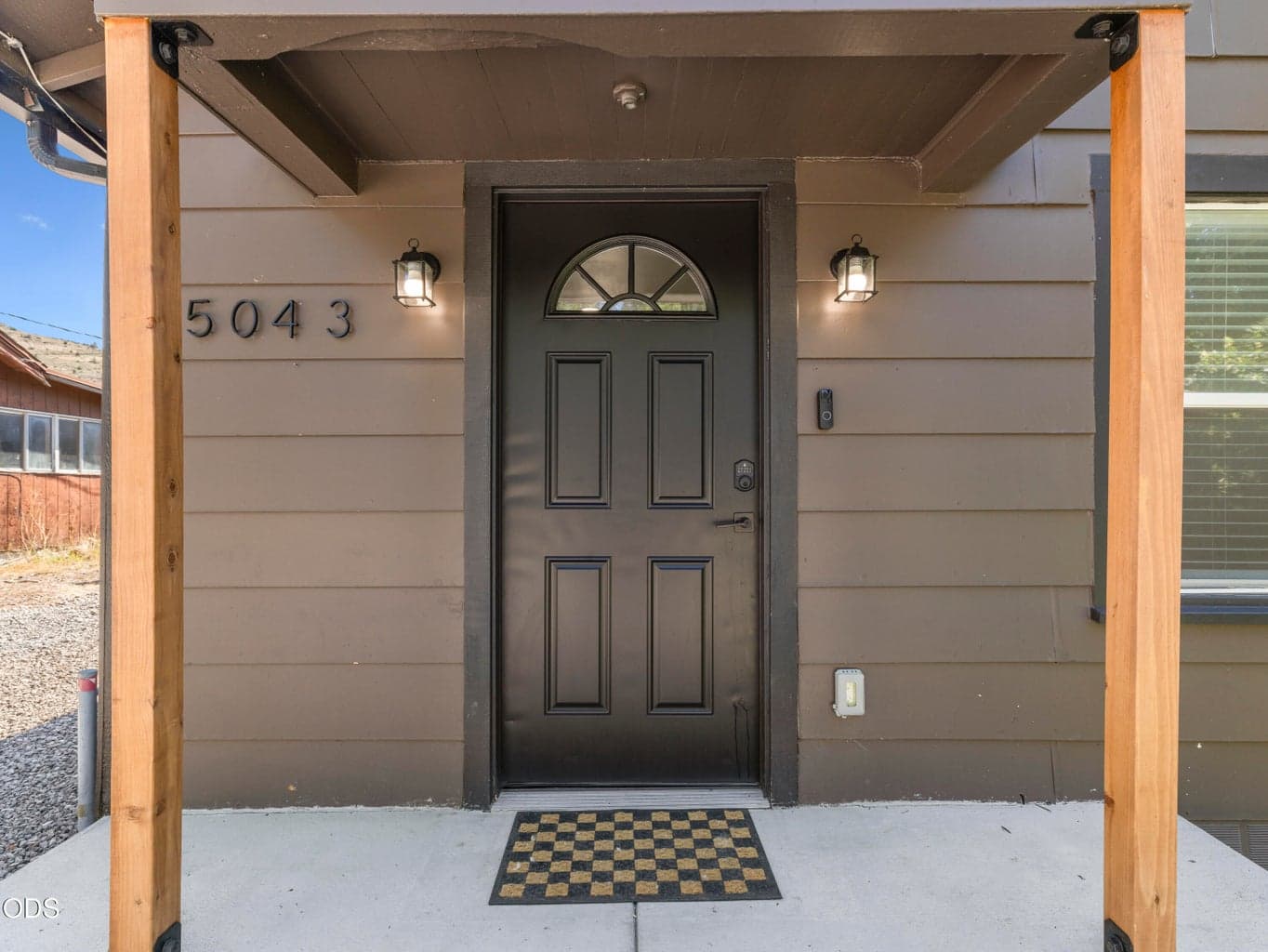 Photo of 5043 Mathers Street 5 of 37