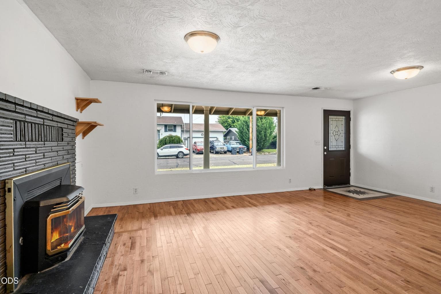 Photo of 110 Victoria Way 5 of 27