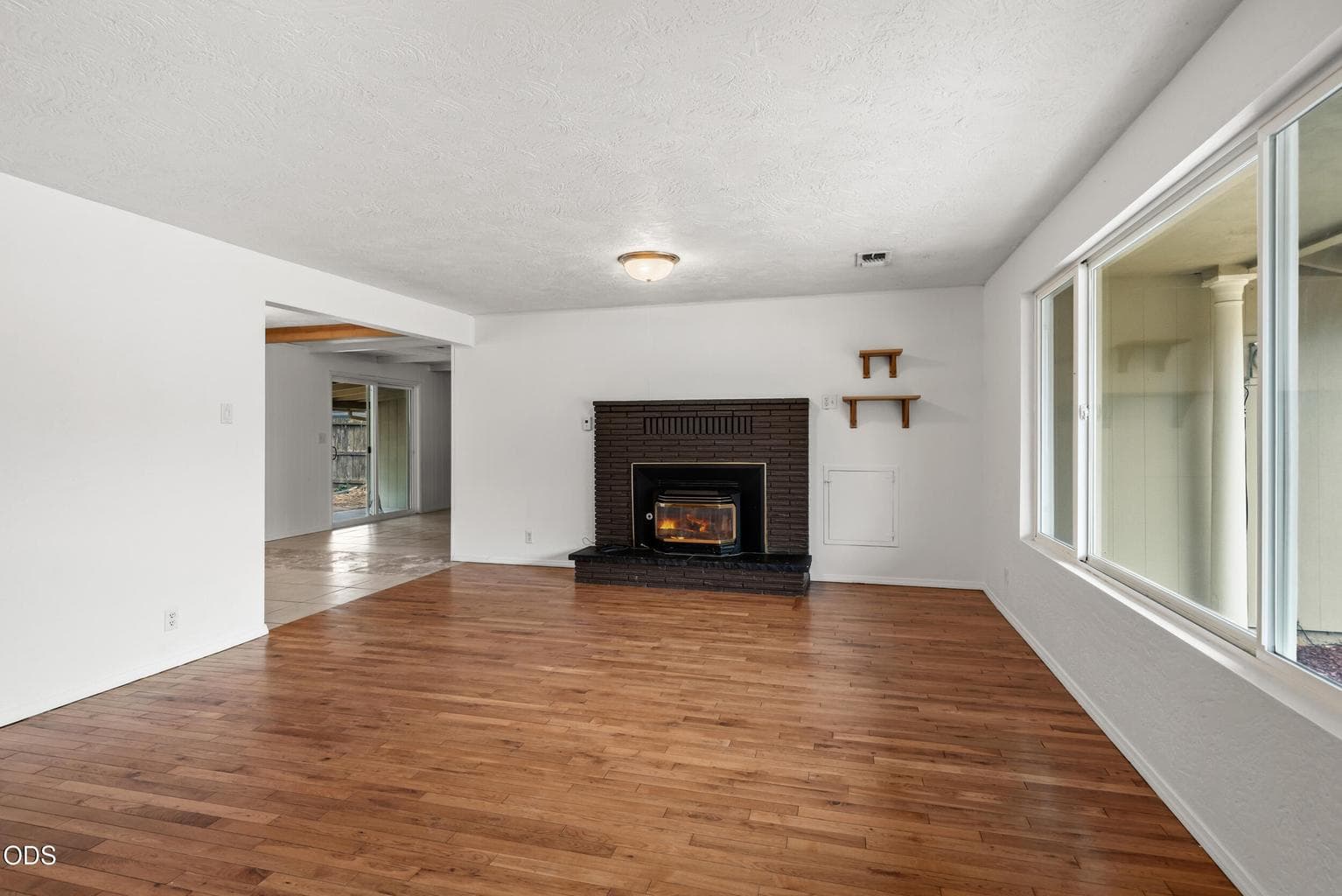 Photo of 110 Victoria Way 4 of 27