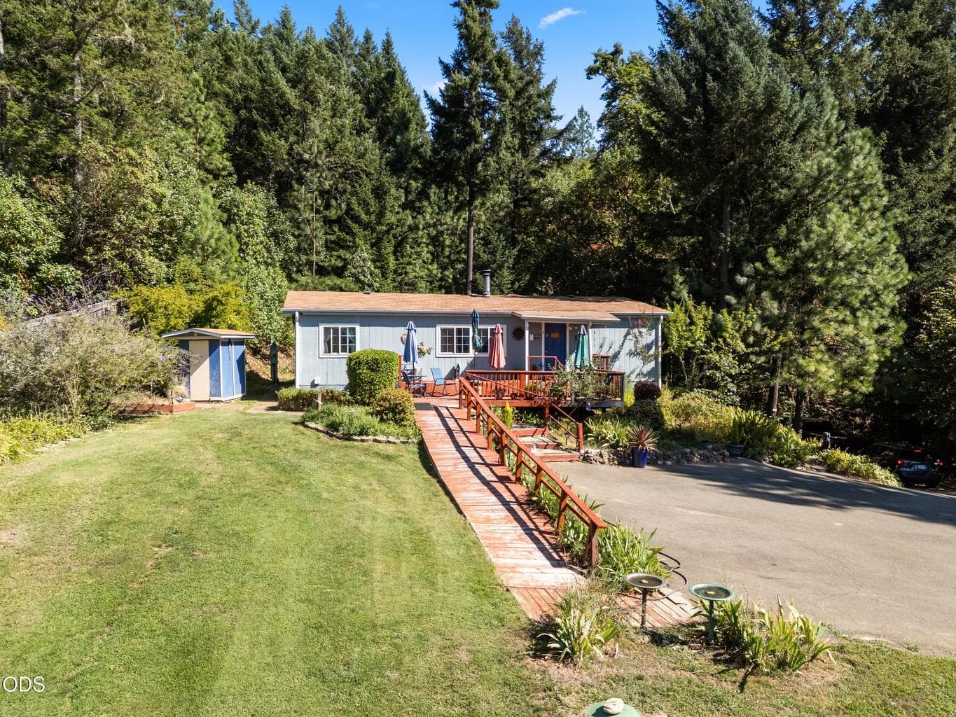 Photo of 6918 Redwood Highway 2 of 36