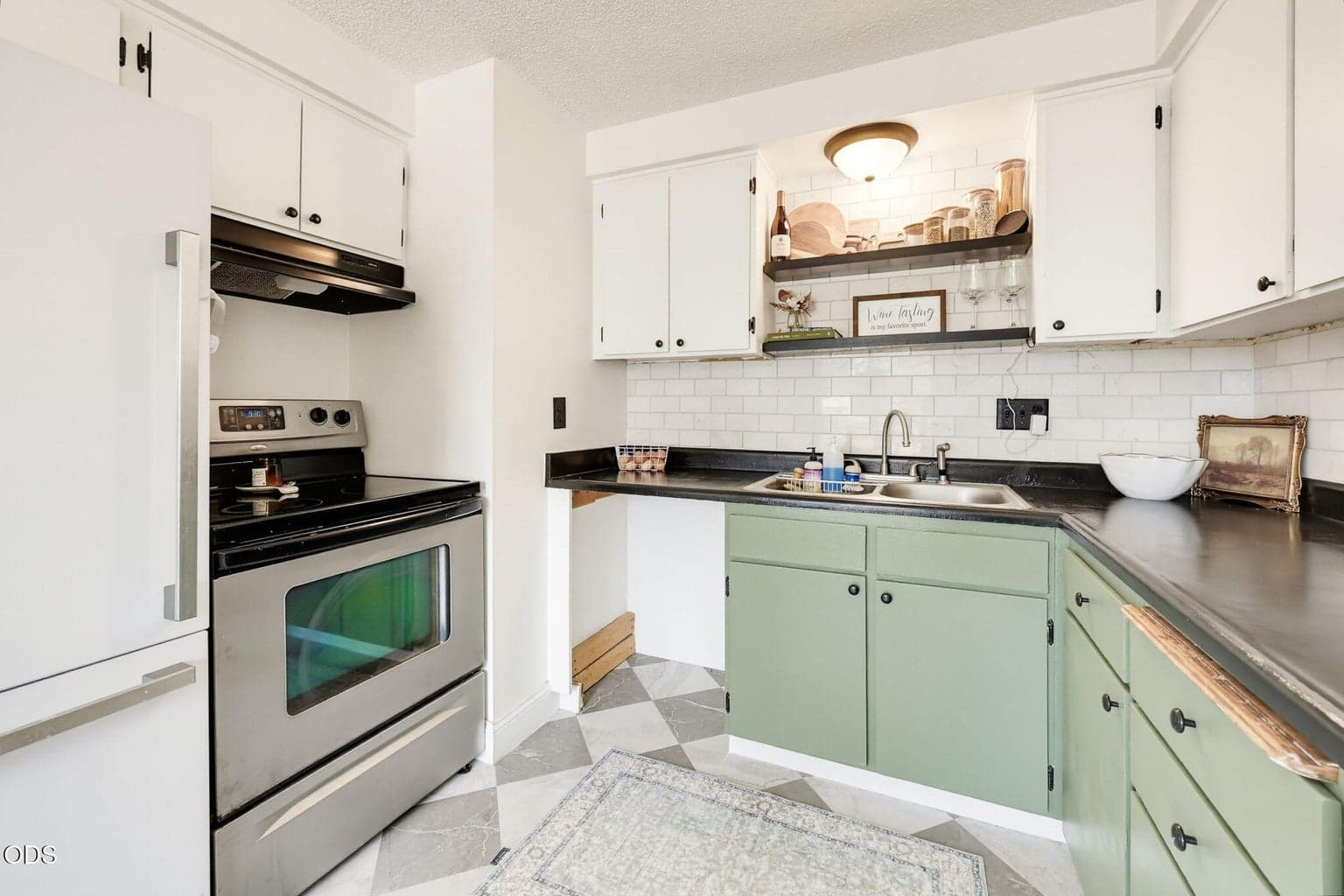 Photo of 1325 Spring Street 3 of 27