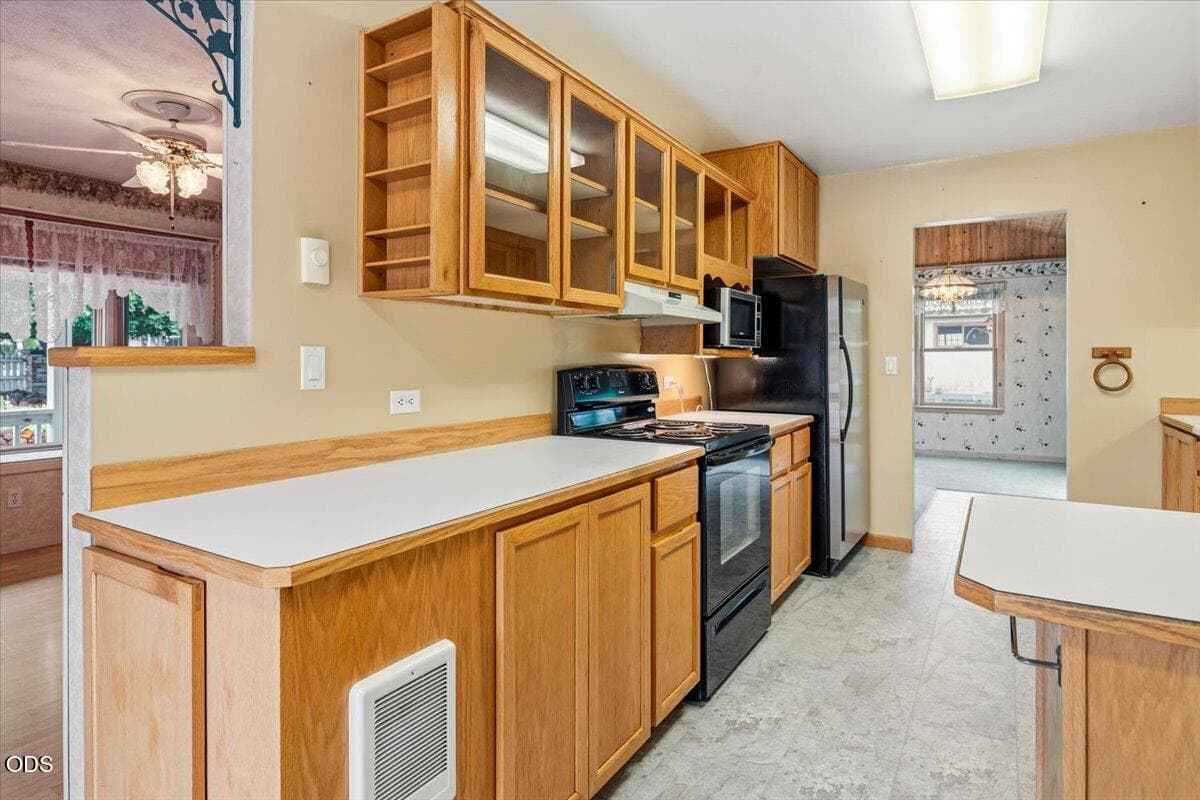 Photo of 2586 SW 27th Street 11 of 58
