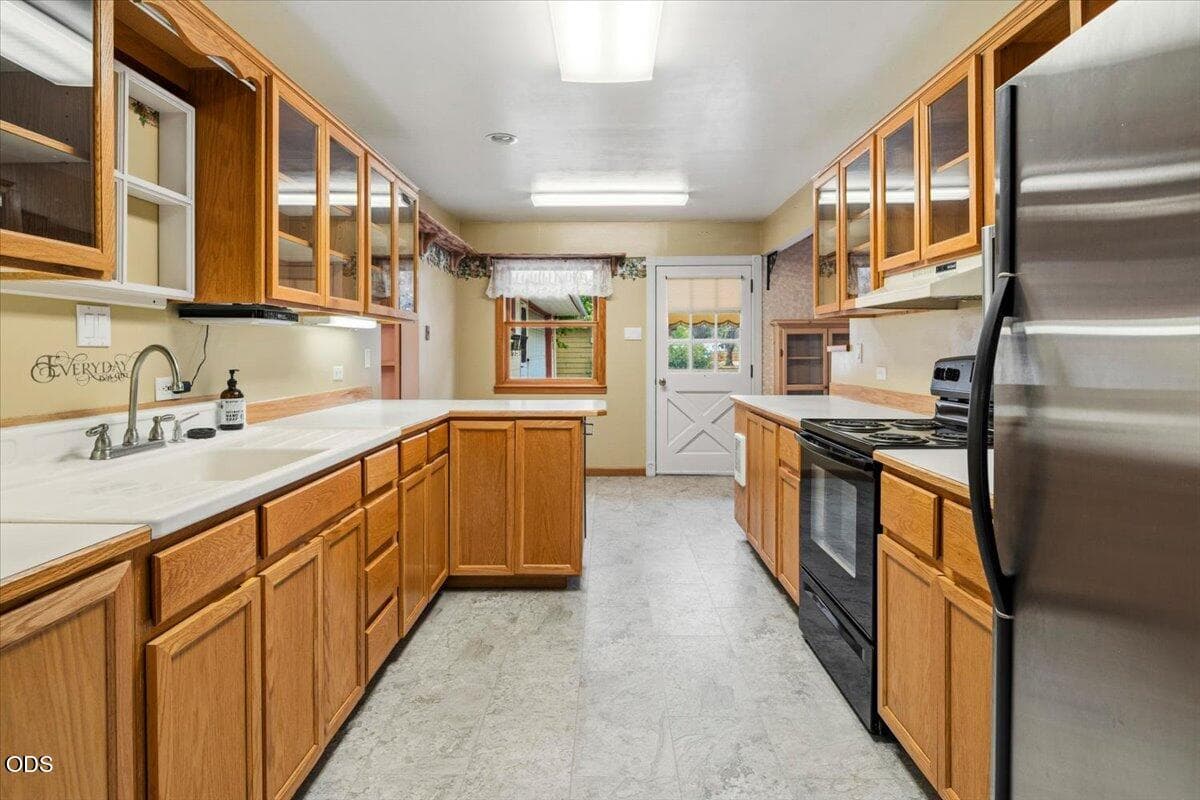 Photo of 2586 SW 27th Street 13 of 58