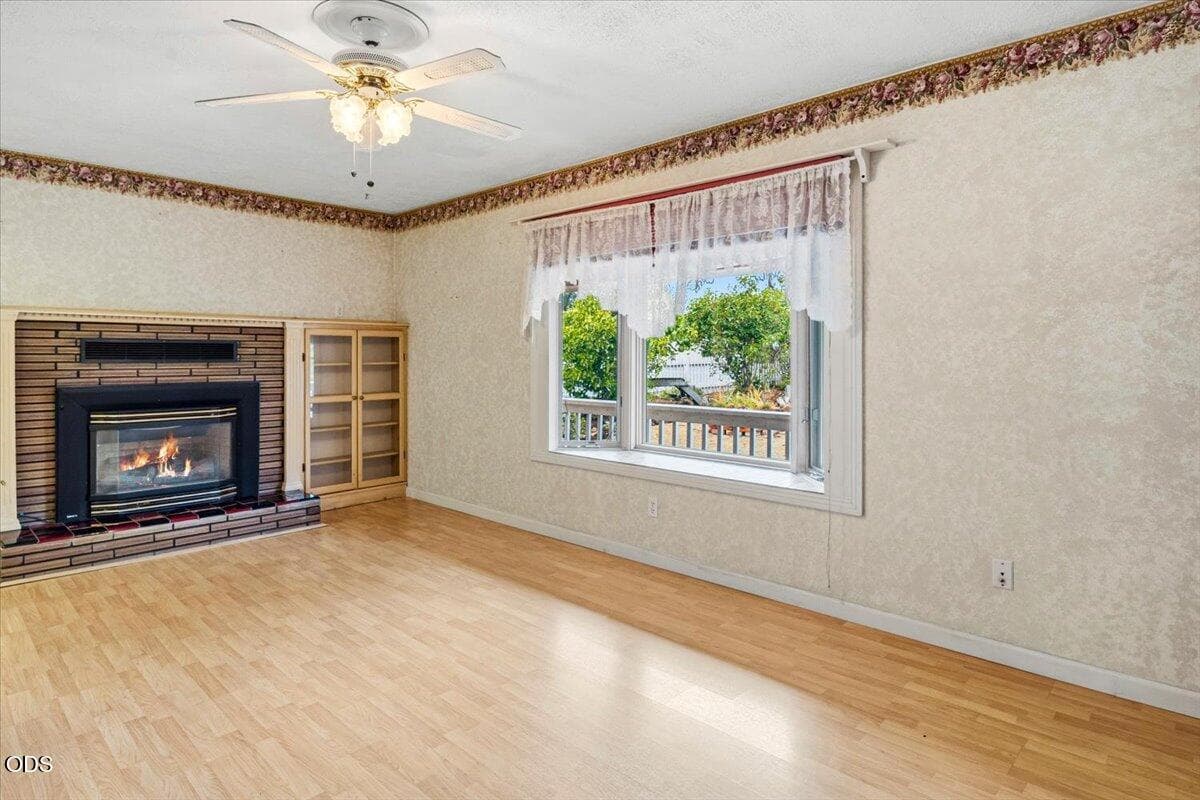 Photo of 2586 SW 27th Street 16 of 58
