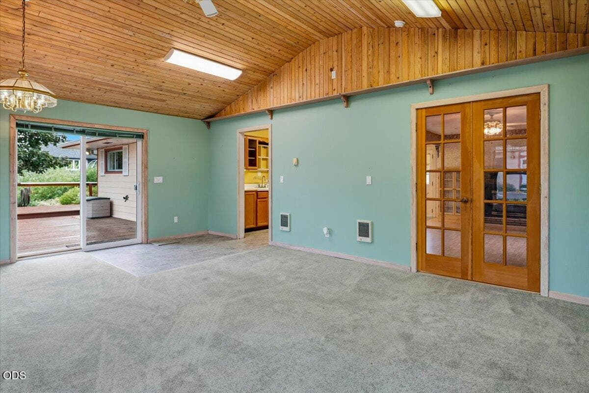 Photo of 2586 SW 27th Street 22 of 58