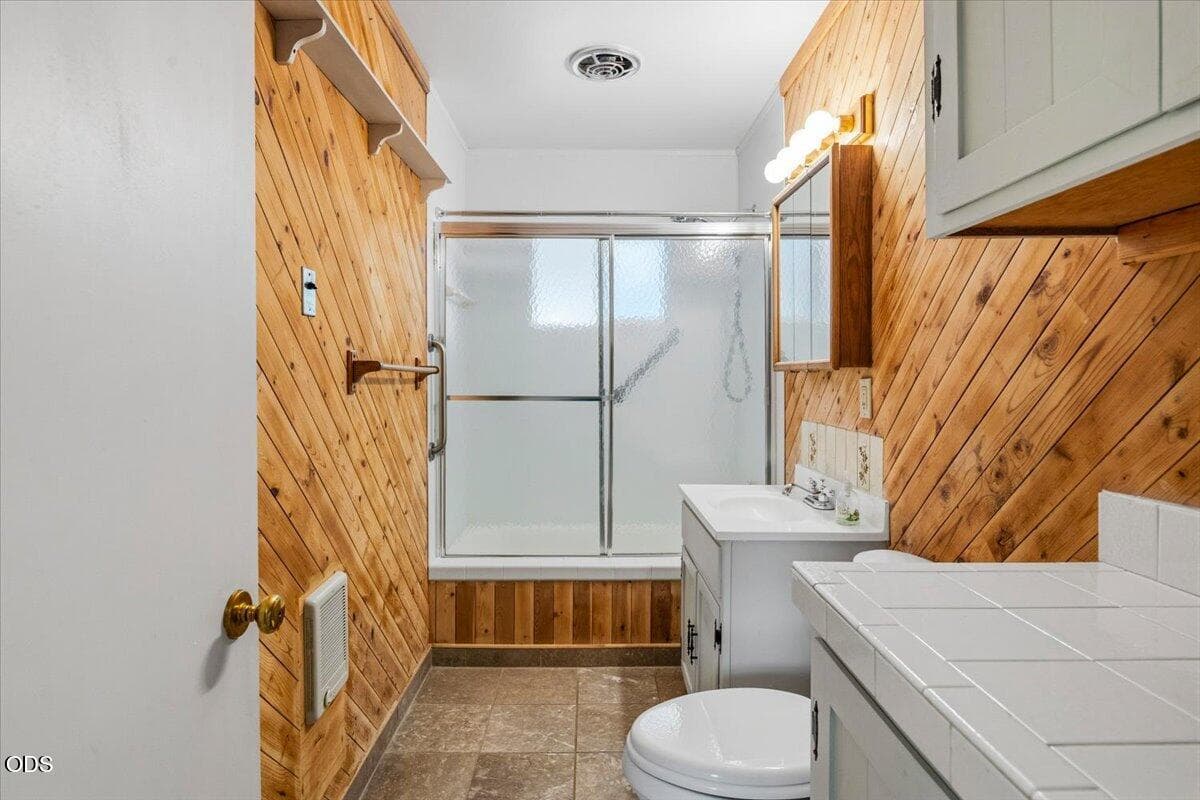 Photo of 2586 SW 27th Street 26 of 58