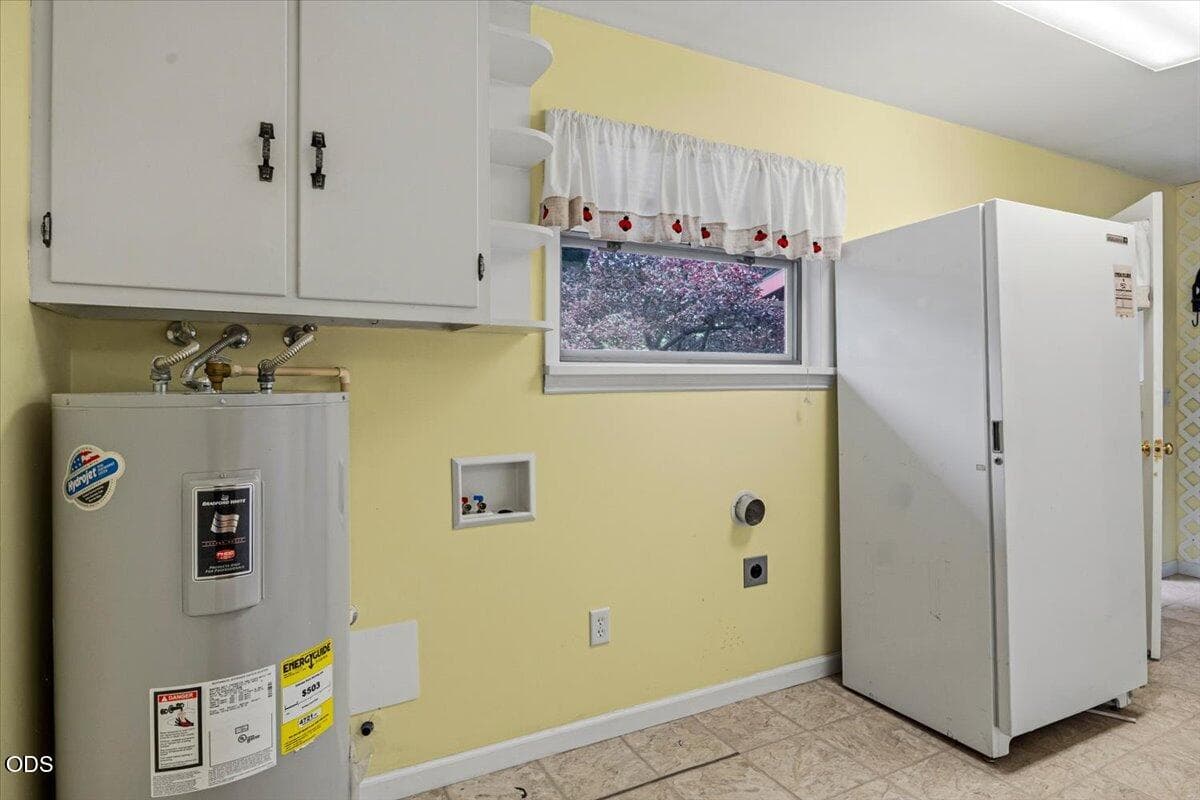 Photo of 2586 SW 27th Street 31 of 58