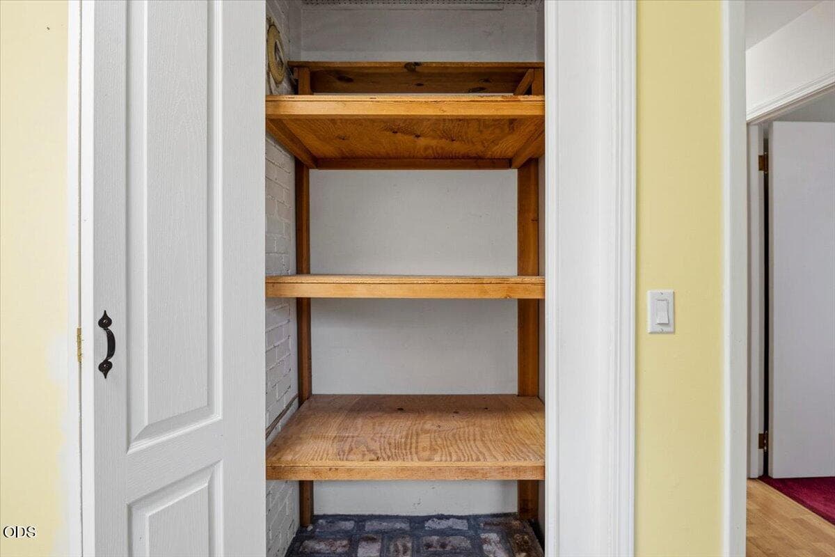 Photo of 2586 SW 27th Street 33 of 58