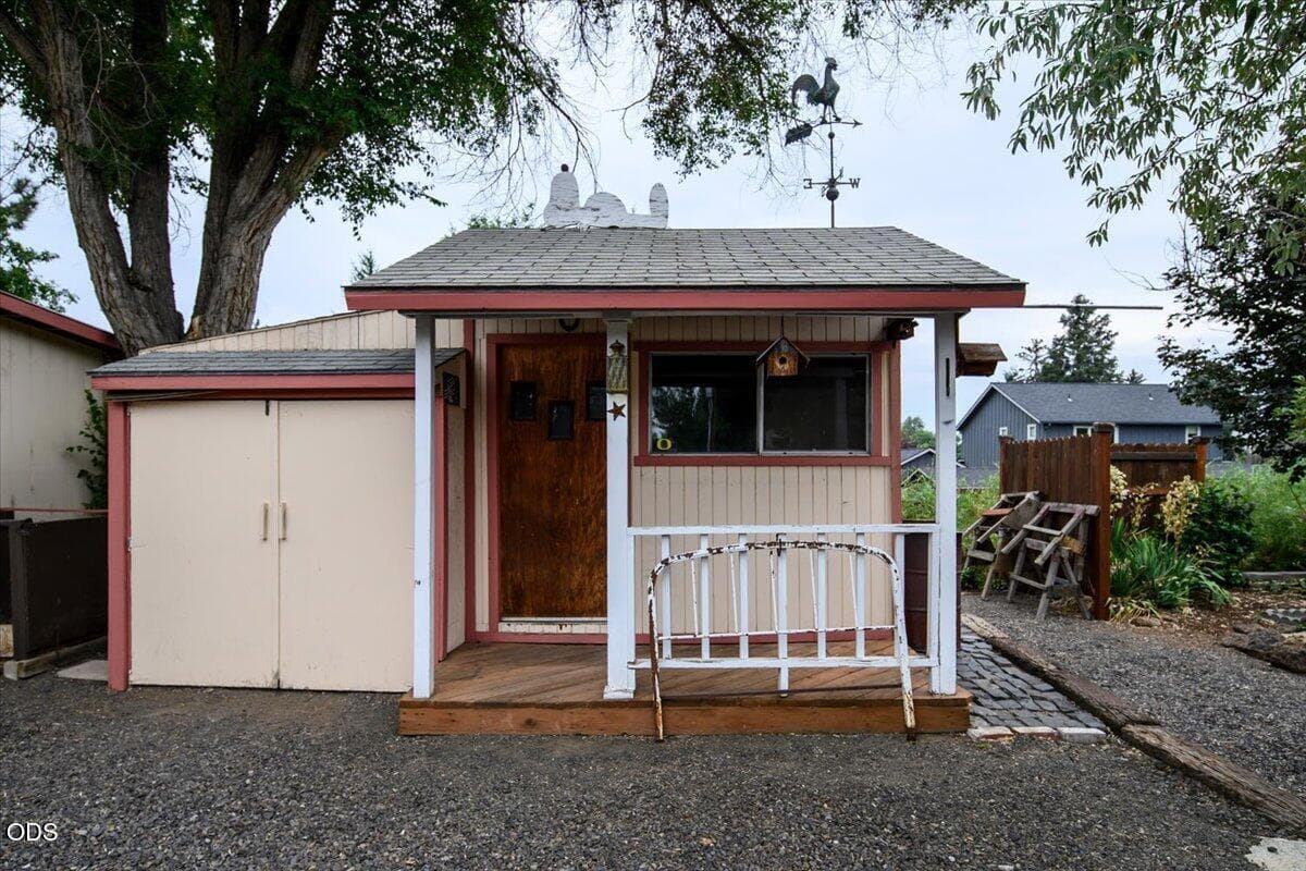 Photo of 2586 SW 27th Street 38 of 58