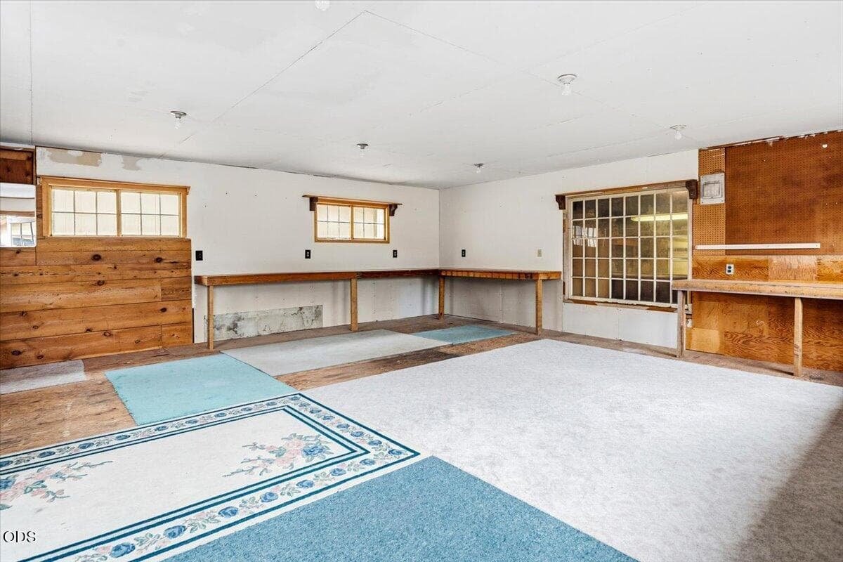Photo of 2586 SW 27th Street 40 of 58