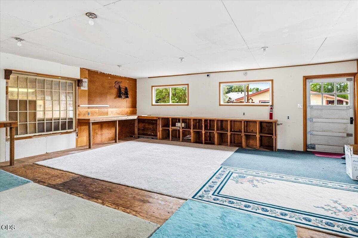 Photo of 2586 SW 27th Street 41 of 58