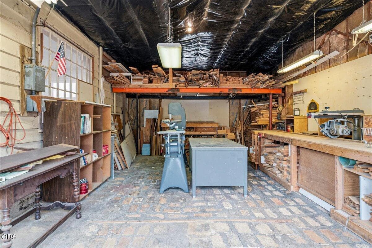 Photo of 2586 SW 27th Street 42 of 58