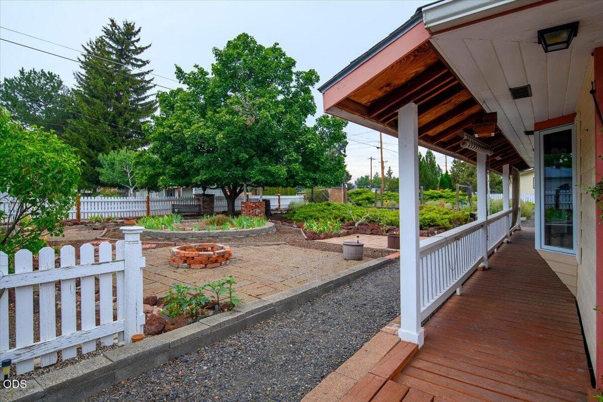 Photo of 2586 SW 27th Street 46 of 58