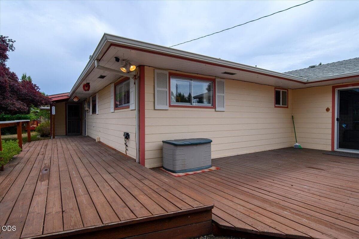 Photo of 2586 SW 27th Street 49 of 58
