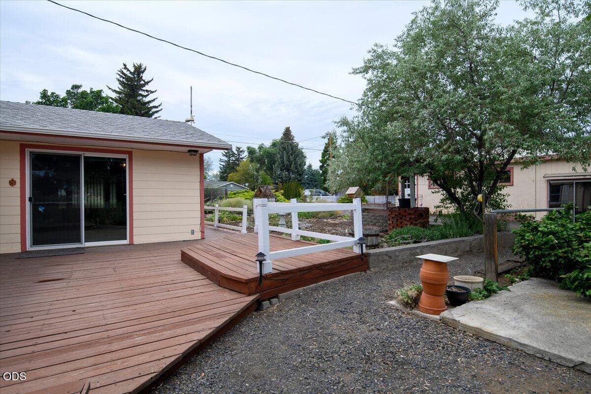 Photo of 2586 SW 27th Street 50 of 58