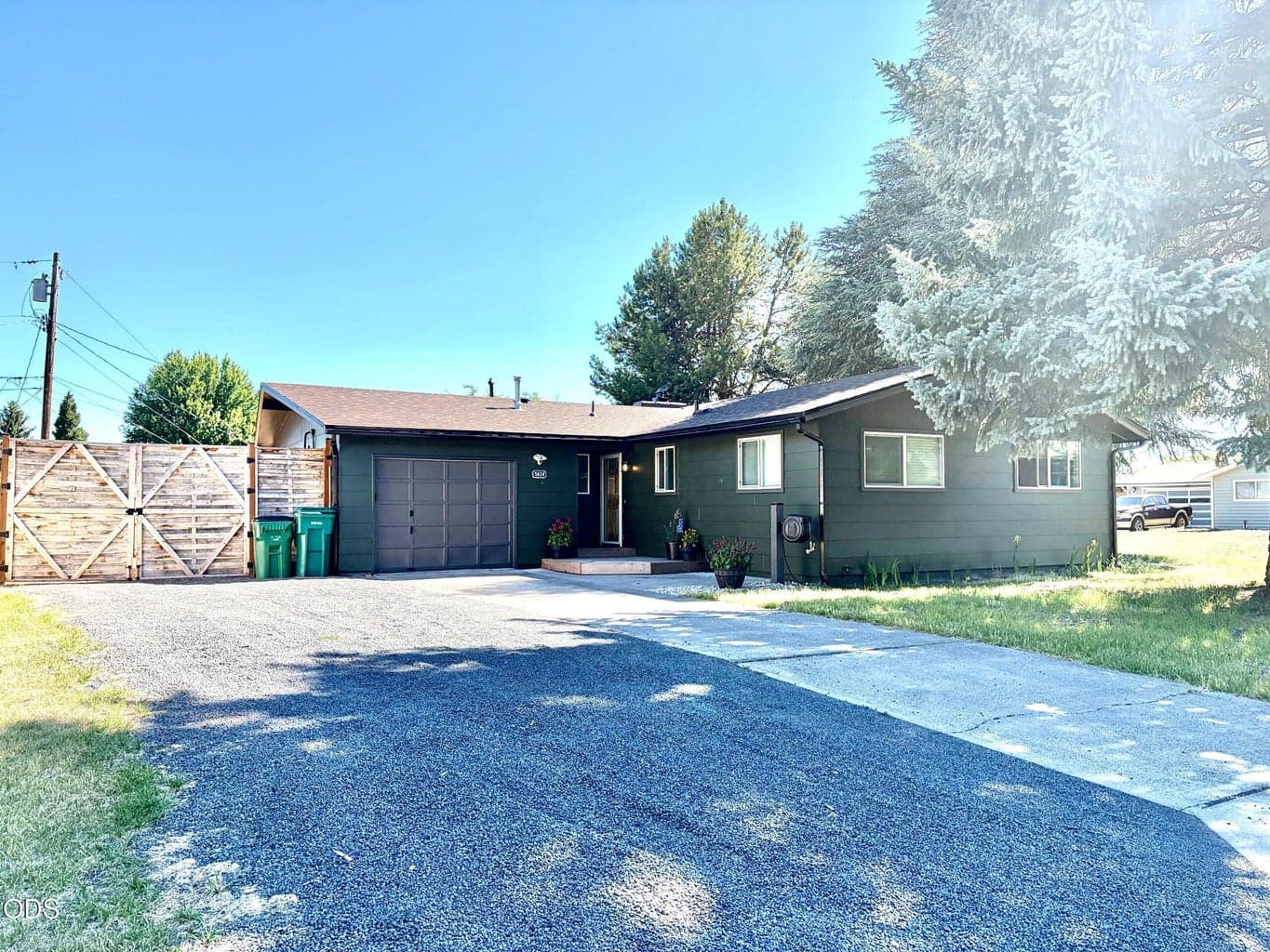 Photo of 5624 Casa Way 1 of 25