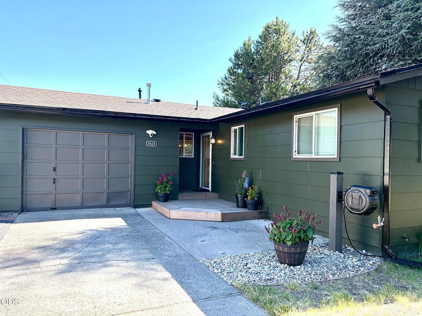 Photo of 5624 Casa Way 2 of 25