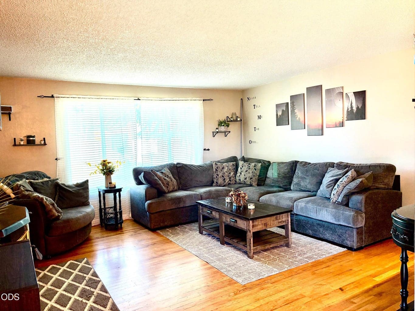 Photo of 5624 Casa Way 4 of 25
