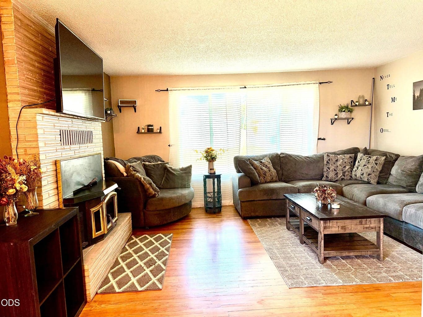 Photo of 5624 Casa Way 5 of 25