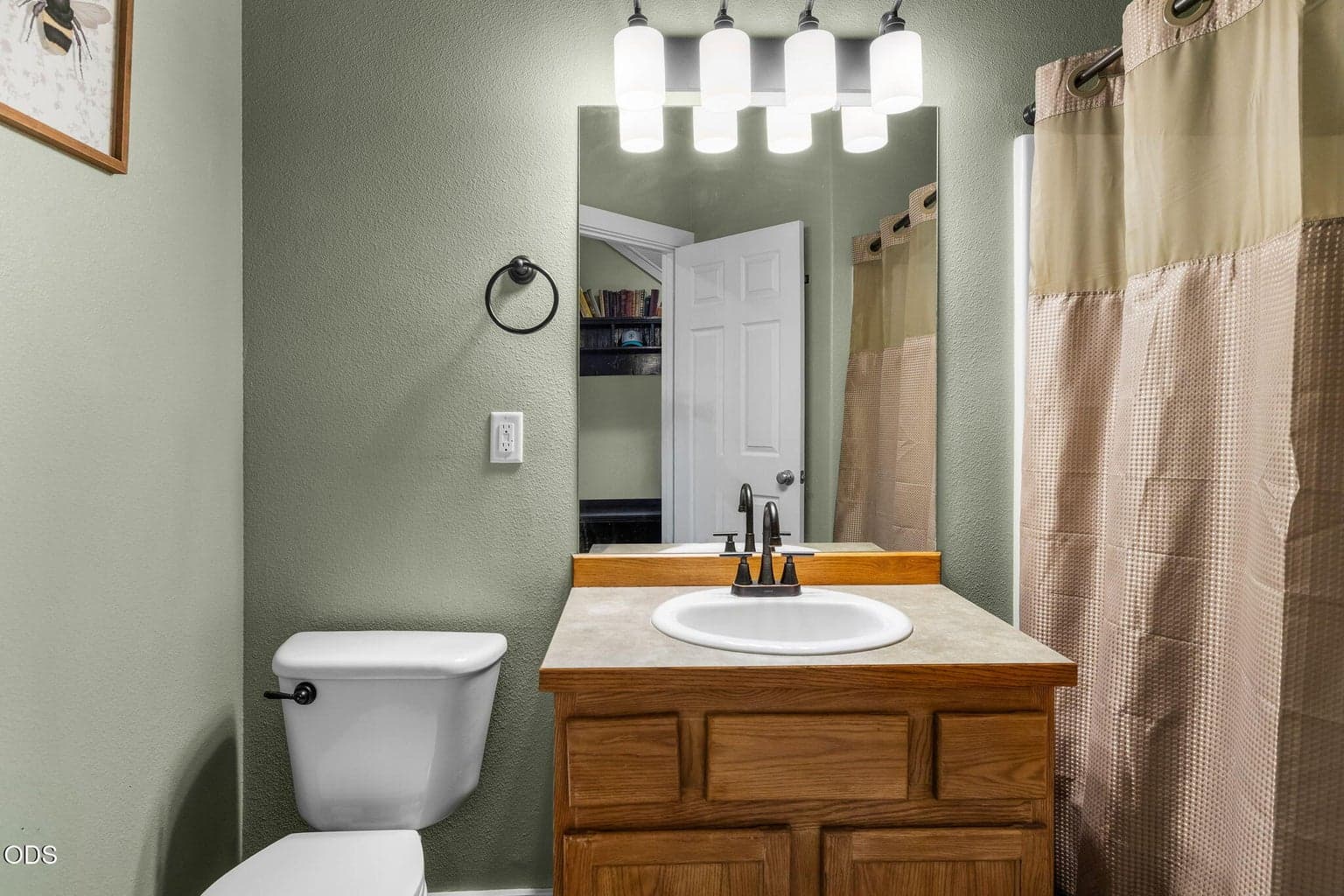 Full Bathroom downstairs