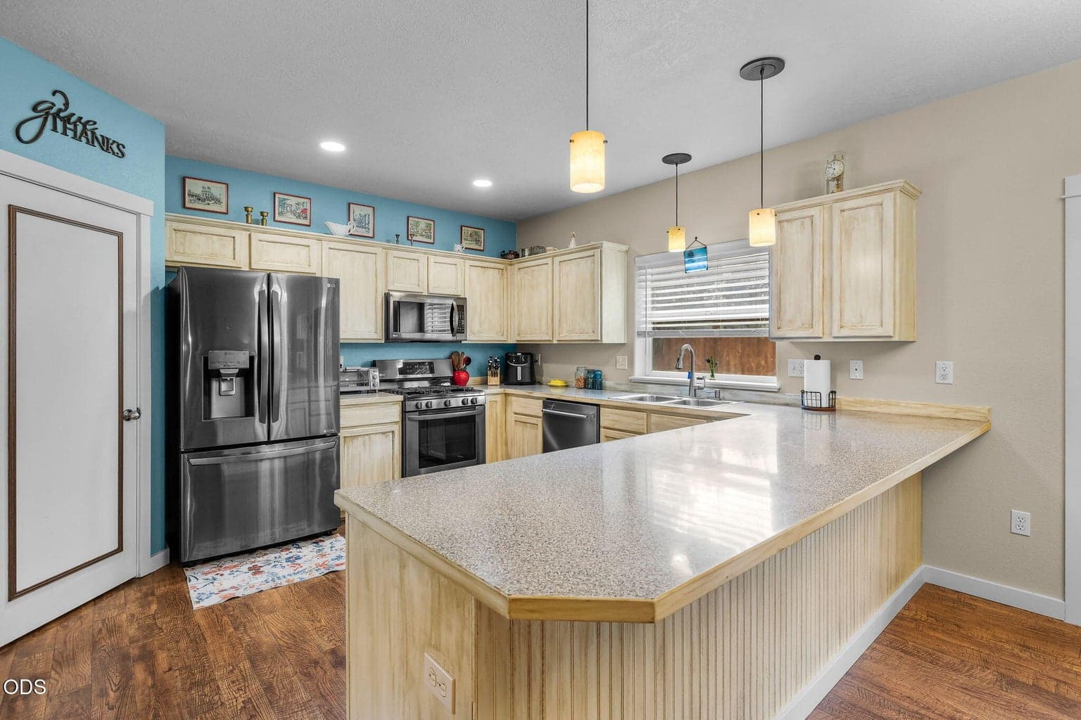 Kitchen & Pantry