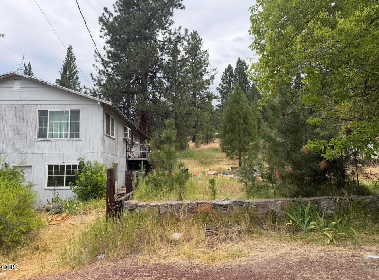 Photo of 207 Yahooskin Street 2 of 14