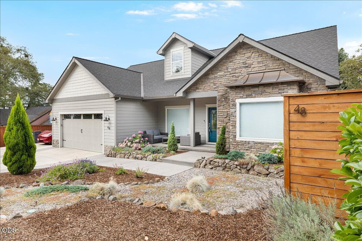 Photo of 48 Black Oak Drive 3 of 43