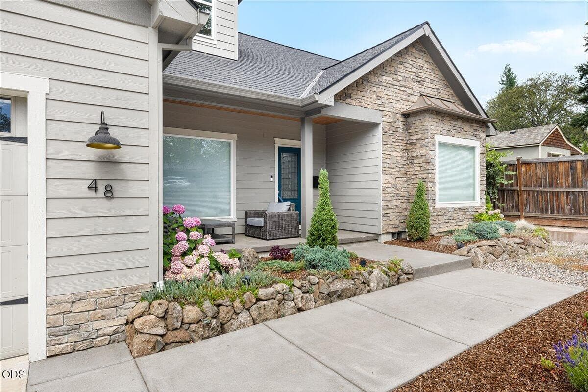 Photo of 48 Black Oak Drive 5 of 43