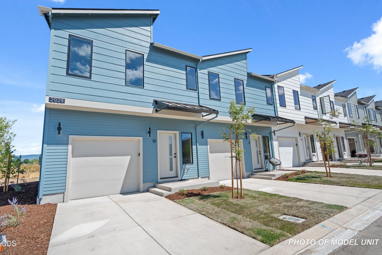 Photo of 2032 Sunset Drive 2 of 25