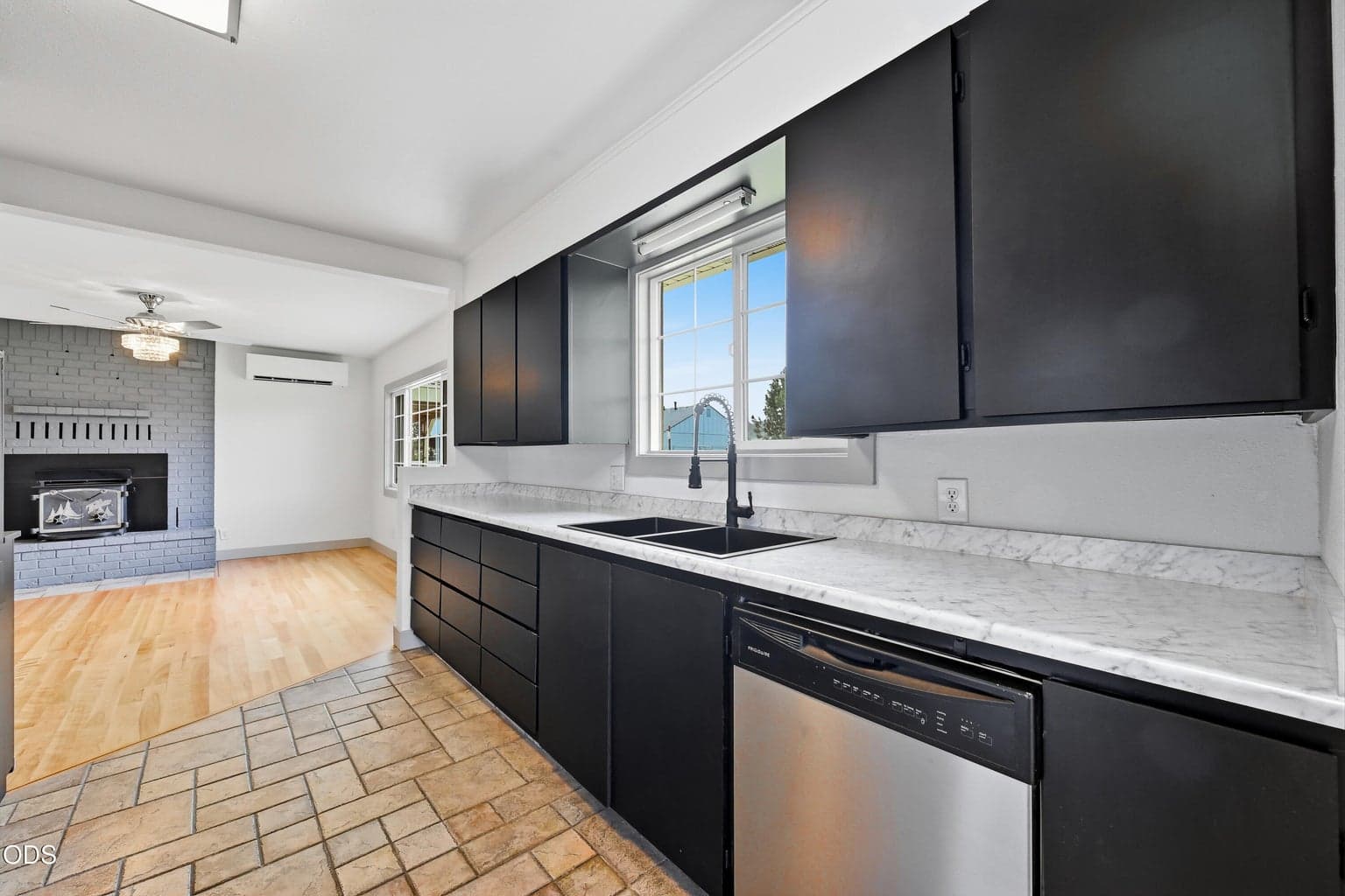 Photo of 1056 12th Street 4 of 18