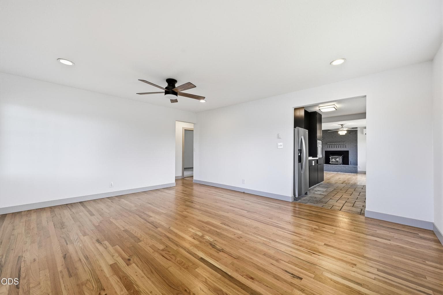 Photo of 1056 12th Street 2 of 18