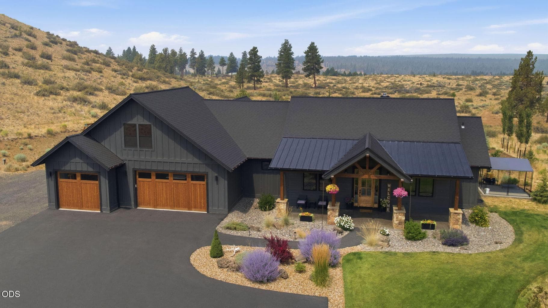 Photo of 70041 Annies Drive 2 of 50