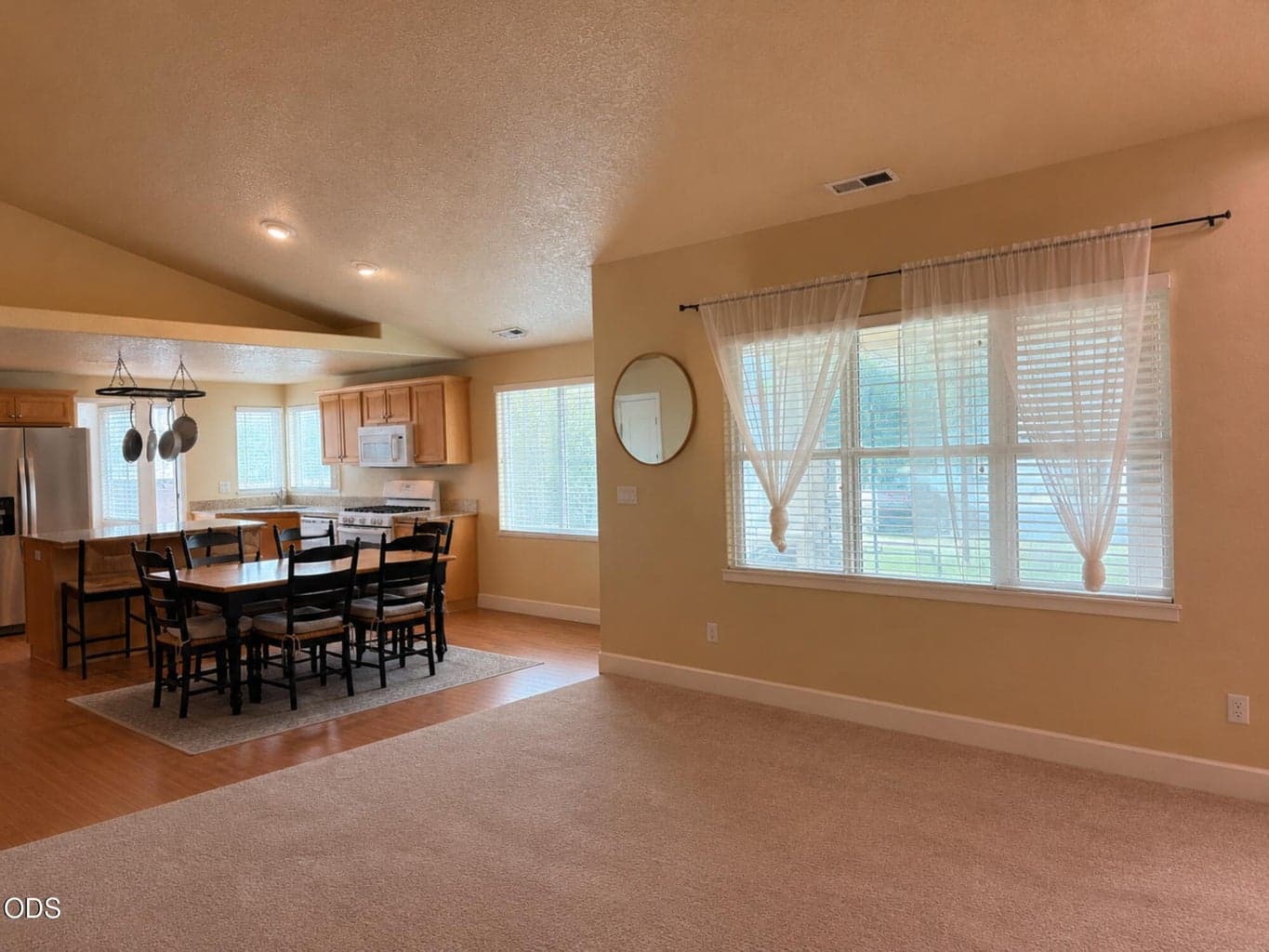 Photo of 61367 Woodbury Lane 5 of 17