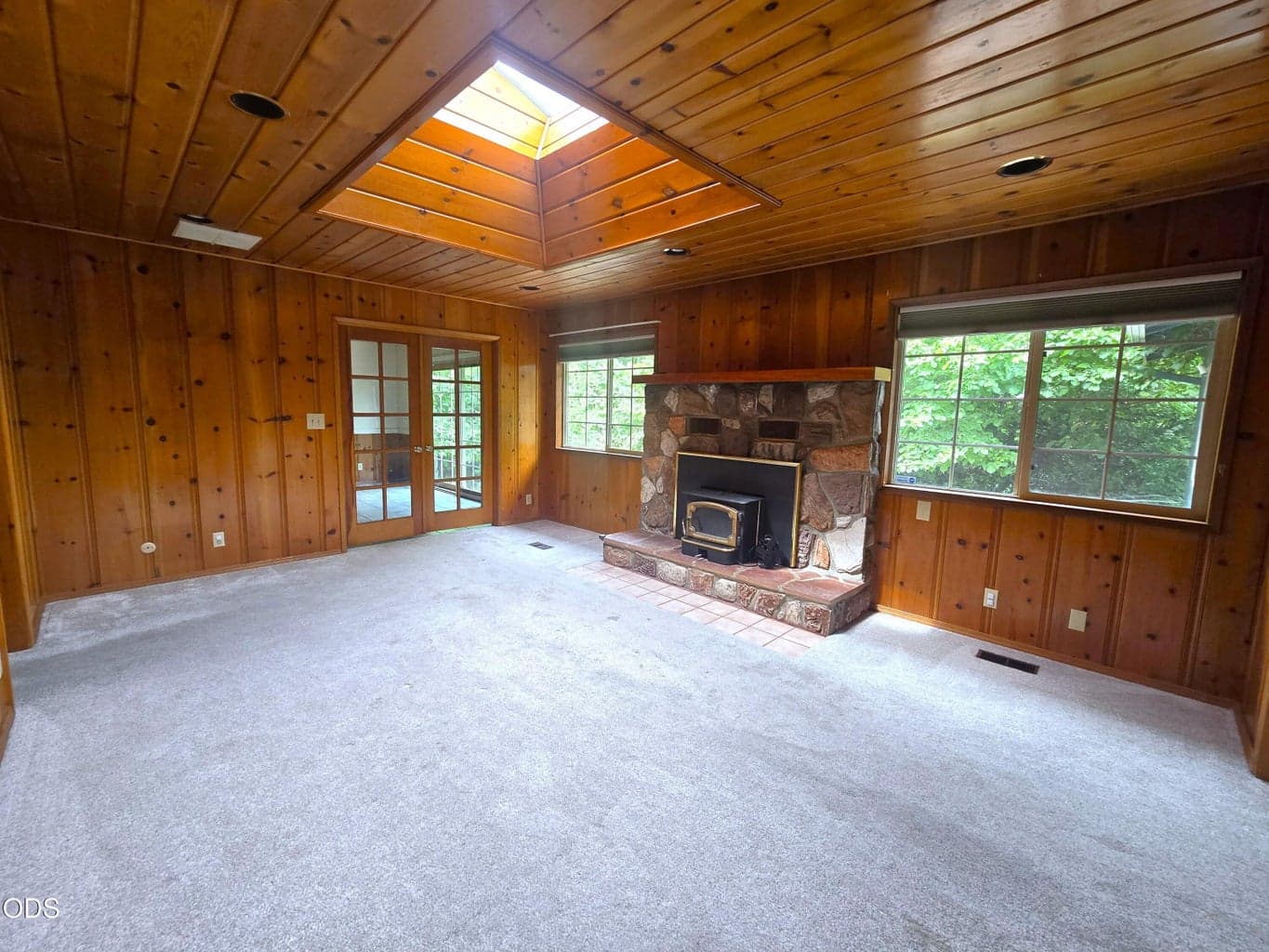 Photo of 533 Midland Avenue 4 of 10