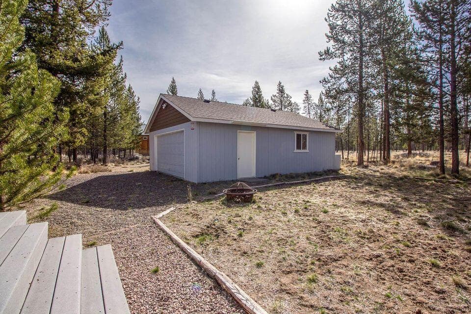 Photo of 144927 Ringo Court 5 of 23