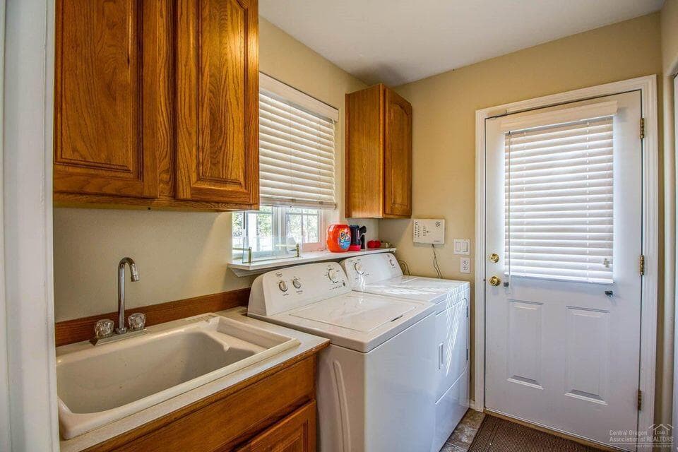 Photo of 144927 Ringo Court 10 of 23