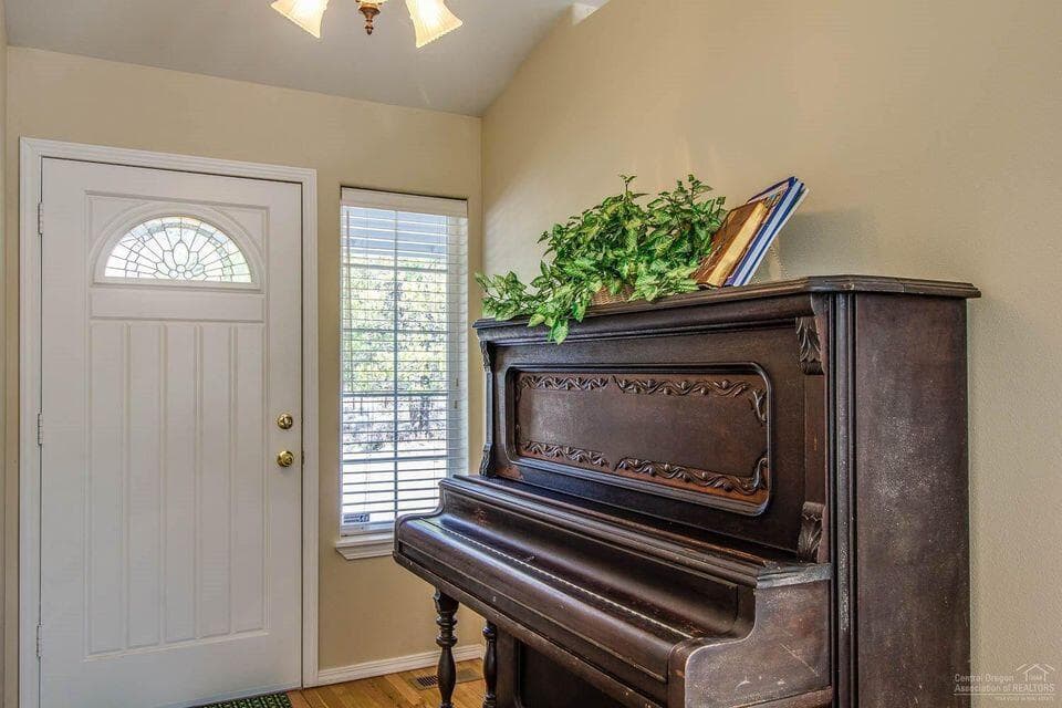 Photo of 144927 Ringo Court 15 of 23