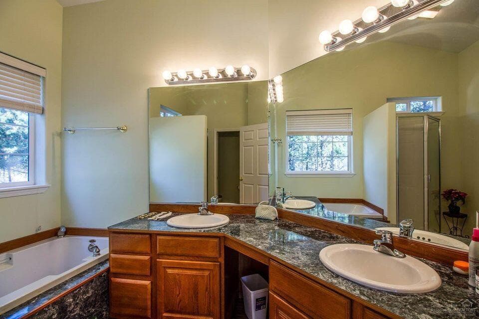 Photo of 144927 Ringo Court 16 of 23