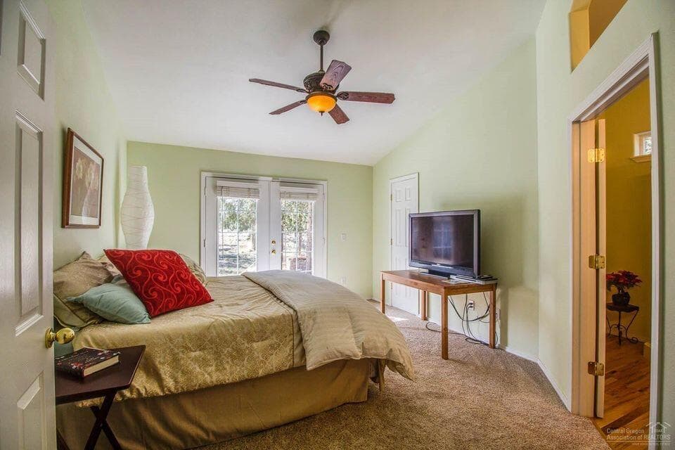 Photo of 144927 Ringo Court 18 of 23