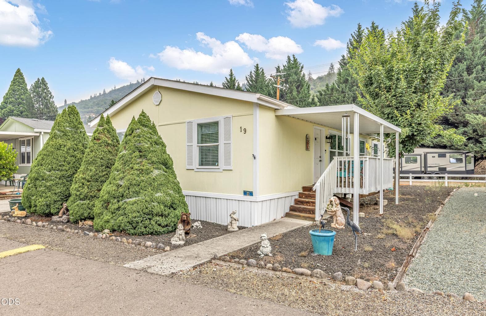 Photo of 21 Brophy Way 2 of 19