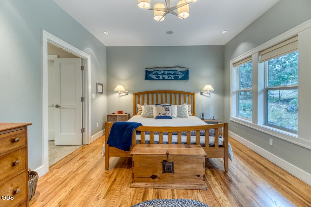 Natural Light & Oak Floors