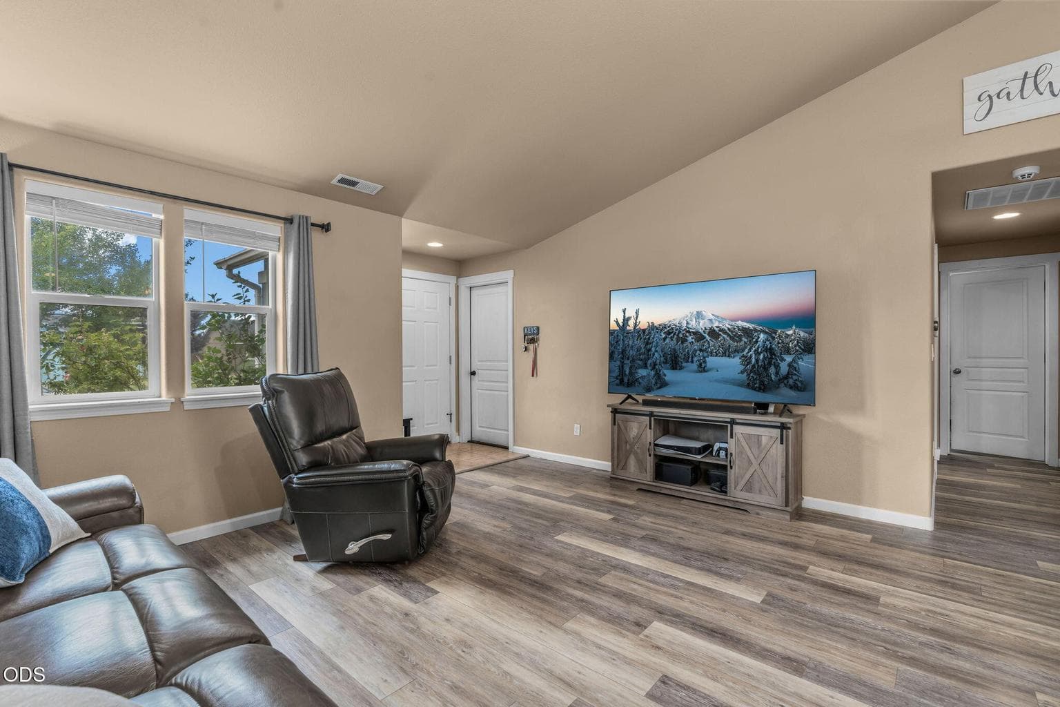 Photo of 2620 NE 3rd Street 8 of 23