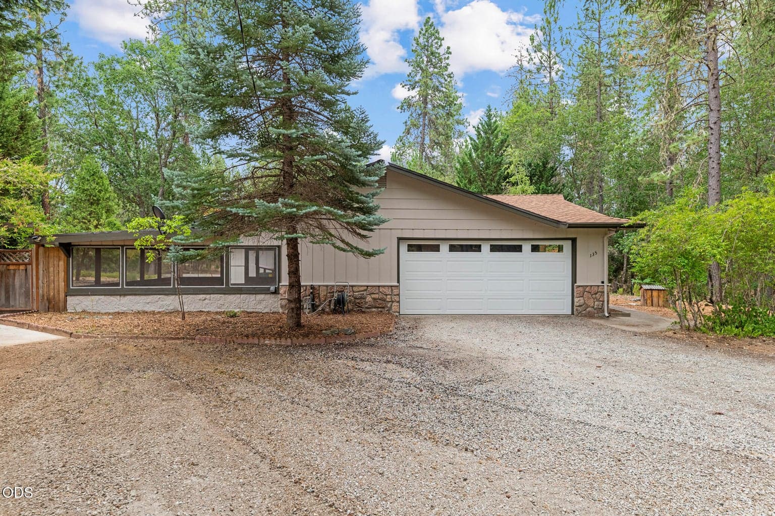 Photo of 135 Rolling Hills Drive 3 of 53