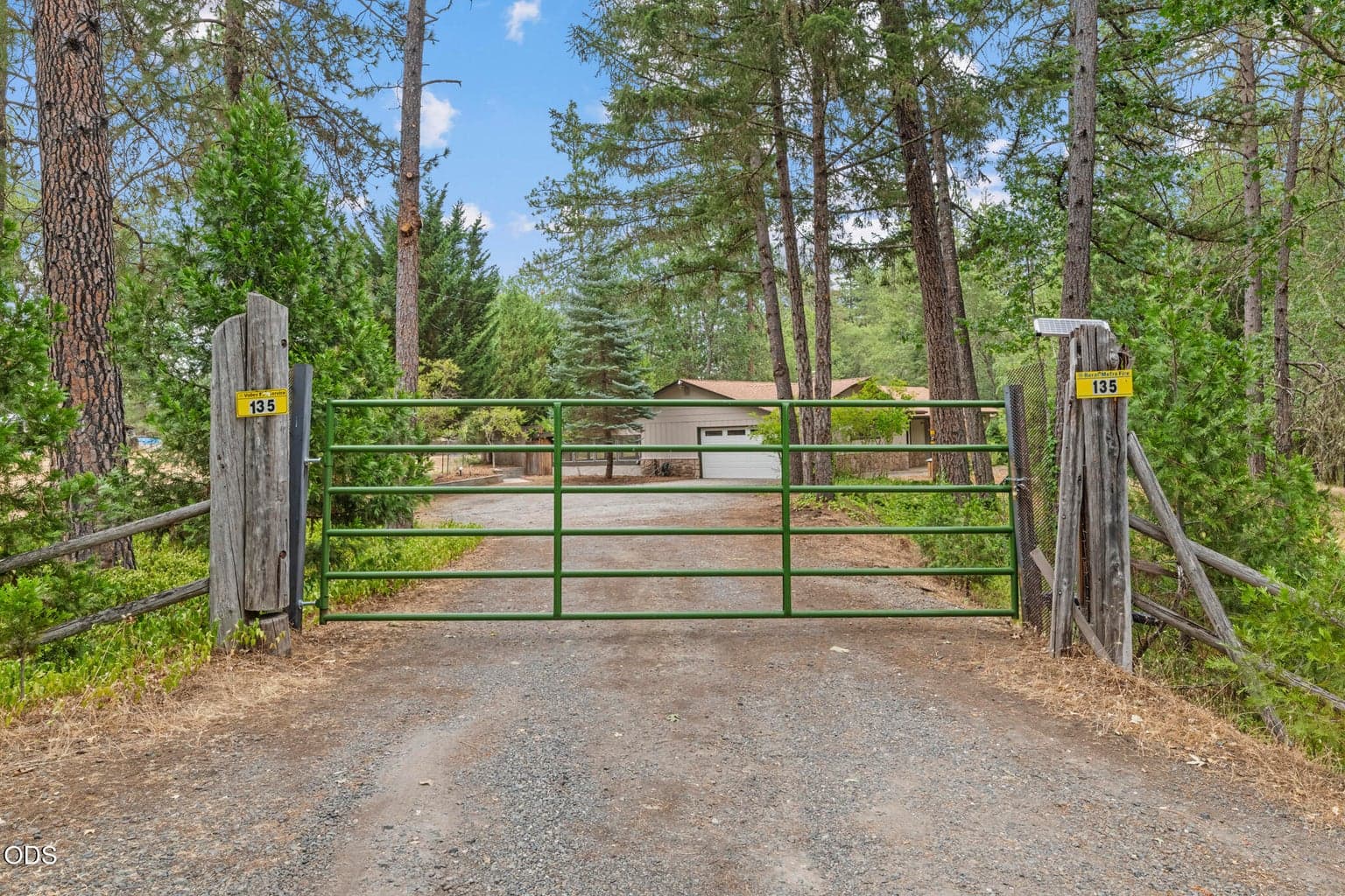 Photo of 135 Rolling Hills Drive 4 of 53