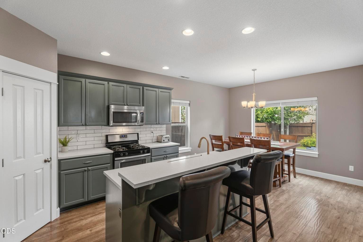 Photo of 21340 NE Evelyn Place 9 of 30