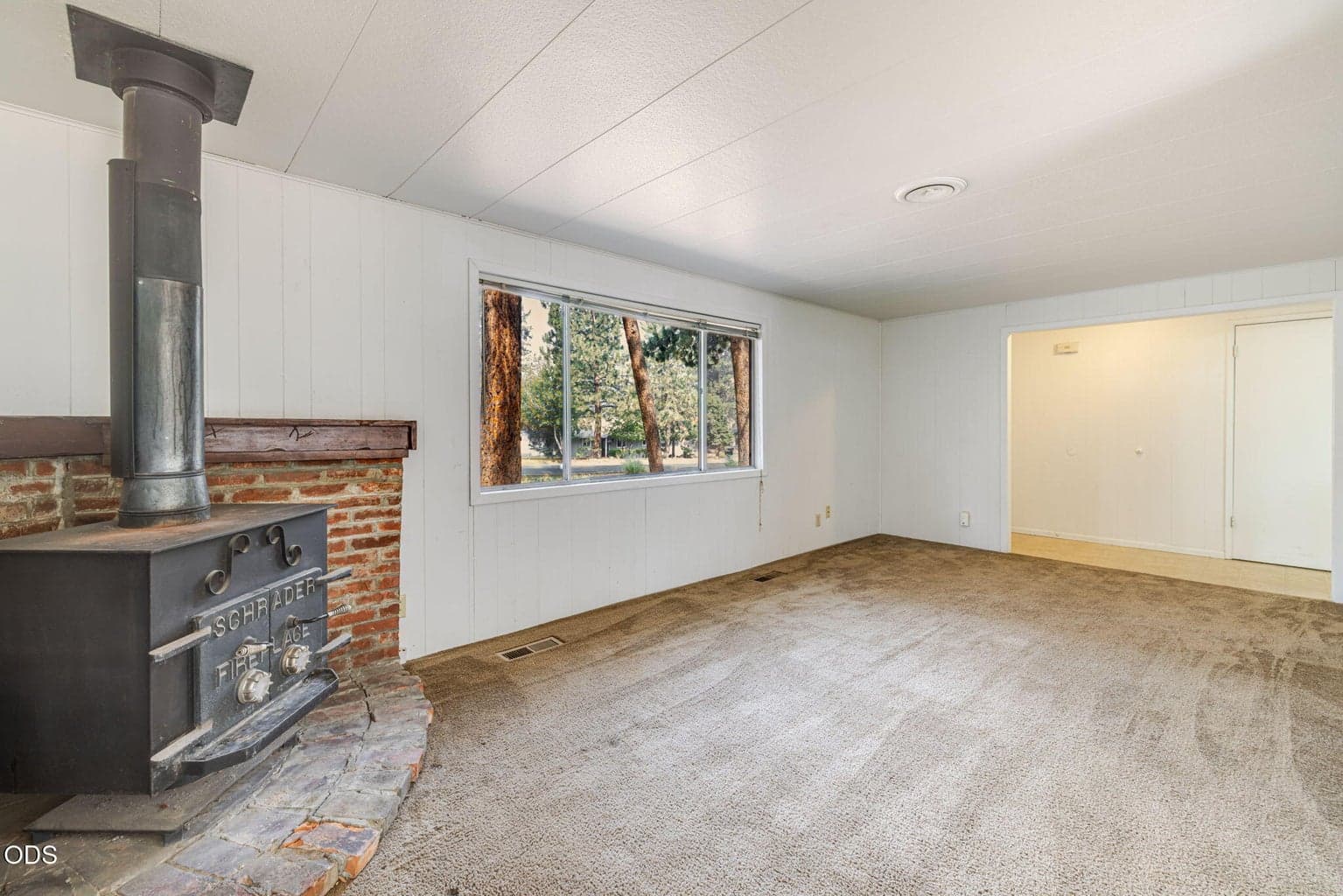 Photo of 60866 Granite Drive 4 of 26