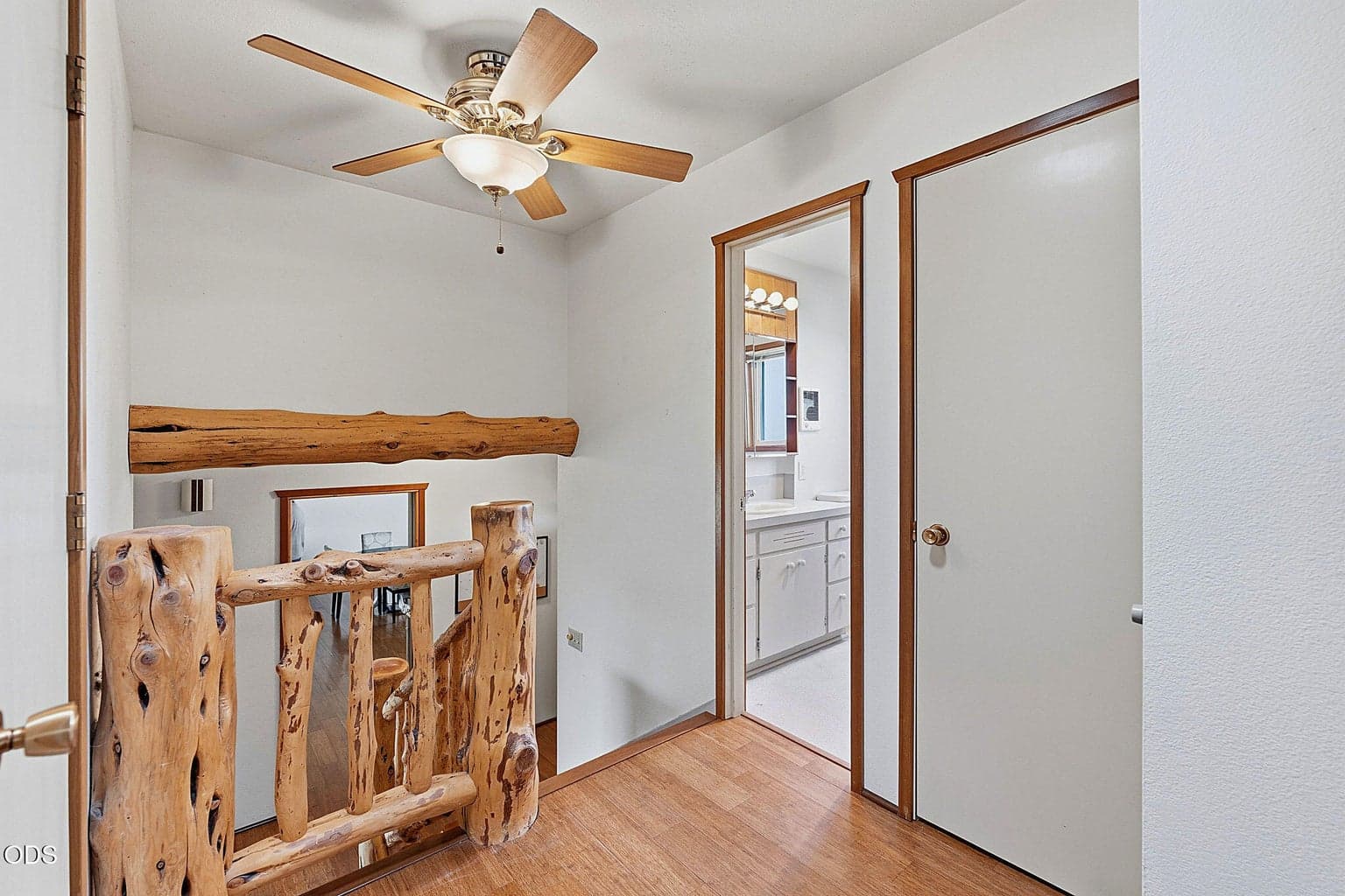 Photo of 304 SE Crestview Lane 15 of 29