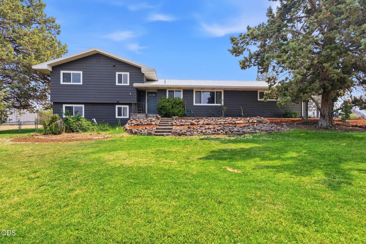 Photo of 304 Crestview Lane 1 of 29