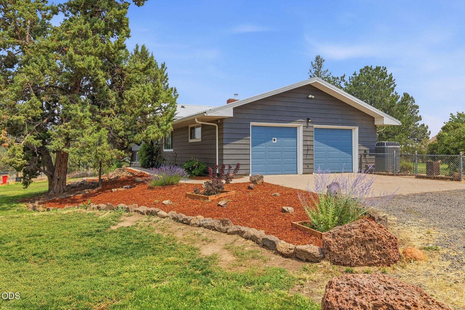 Photo of 304 Crestview Lane 4 of 29